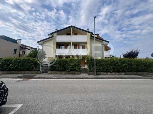 Appartamento in vendita di 101 m² in Via Tazzoli