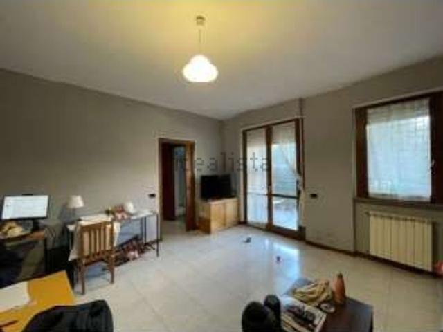 Appartamento in vendita di 101 m² in Via Ugo Ferroni, 15
