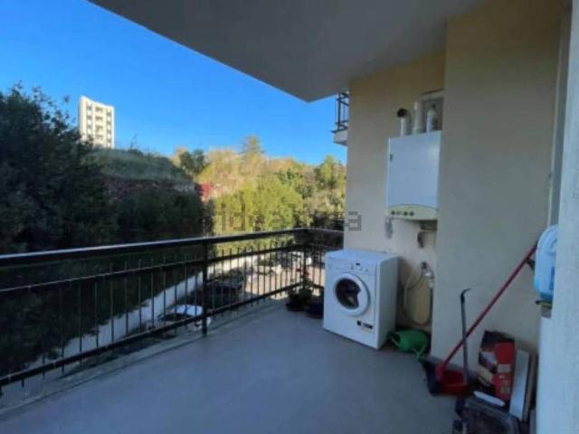 Appartamento in vendita di 101 m² in Via Ugo Ferroni, 15