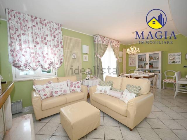 Appartamento in vendita di 101 m² in Via XXV Aprile, 10