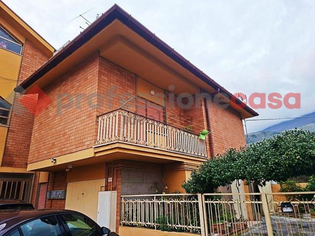Appartamento in vendita di 101 m² in Viale Risorgimento, 69