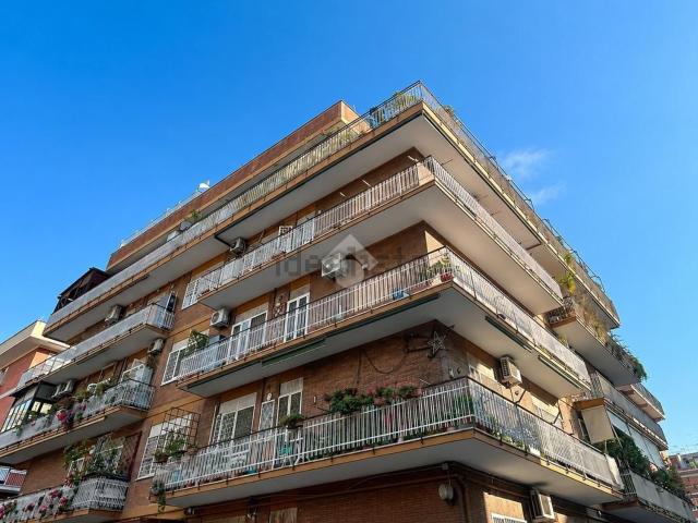 Appartamento in vendita di 101 m² in Viale Spartaco, 86