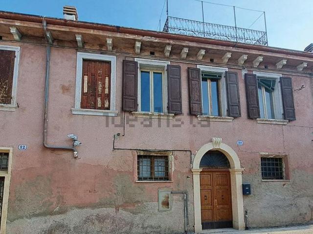 Appartamento in vendita di 101 m² in Vicolo Cieco Coeli, 10
