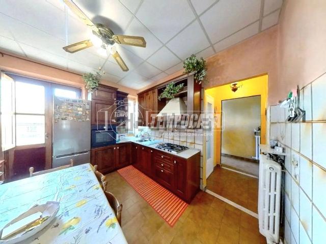 Appartamento in vendita di 101 m² in Piazza Francesco Crispi, 55