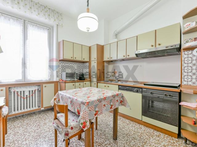 Appartamento in vendita di 101 m² in Piazza Tirana, 17