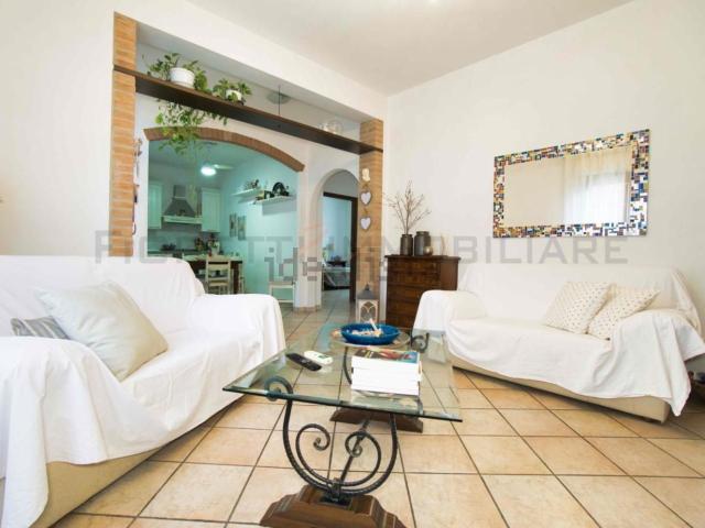 Appartamento in vendita di 102 m² in Via Cavour, 57028