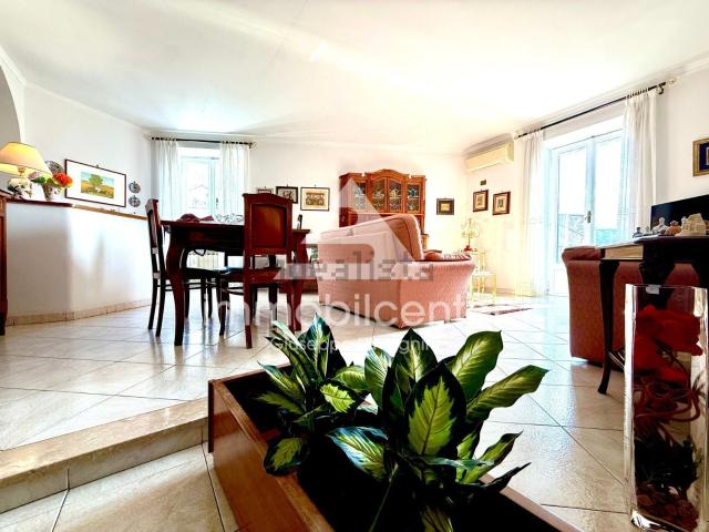 Appartamento in vendita di 102 m² in Via Camillo Benso Conte di Cavour, 8
