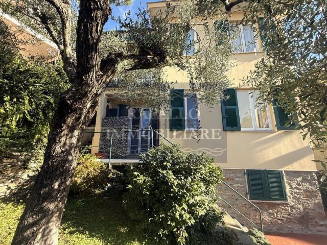 Appartamento in vendita di 102 m² in Via Carcara