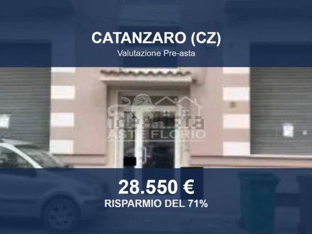 Appartamento in vendita di 102 m² in Via Carlo V, 155