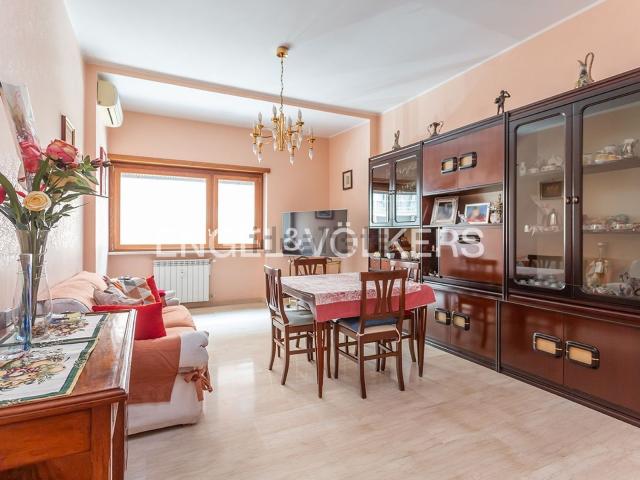 Appartamento in vendita di 102 m² in Via Cesare Algranati