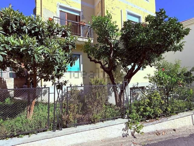 Appartamento in vendita di 102 m² in Via Ciro Menotti, 5