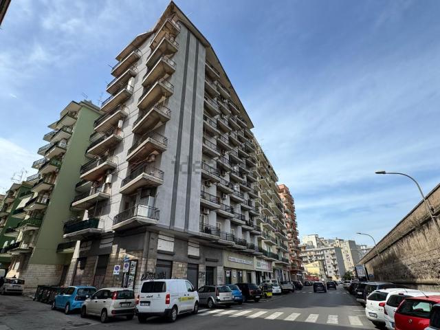 Appartamento in vendita di 102 m² in Via Cugini, 35