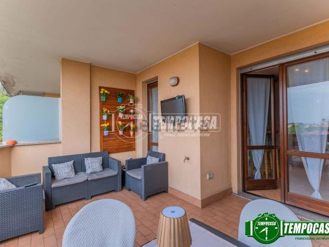 Appartamento in vendita di 102 m² in Via Cusago, 49