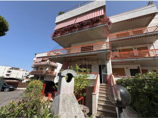 Appartamento in vendita di 102 m² in Via Giulio Cesare, 43