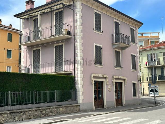 Appartamento in vendita di 102 m² in Via Giovanni Battista Quadrone