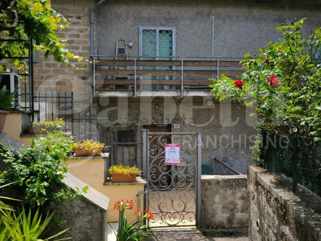 Appartamento in vendita di 102 m² in Via degli Amandoli, 9