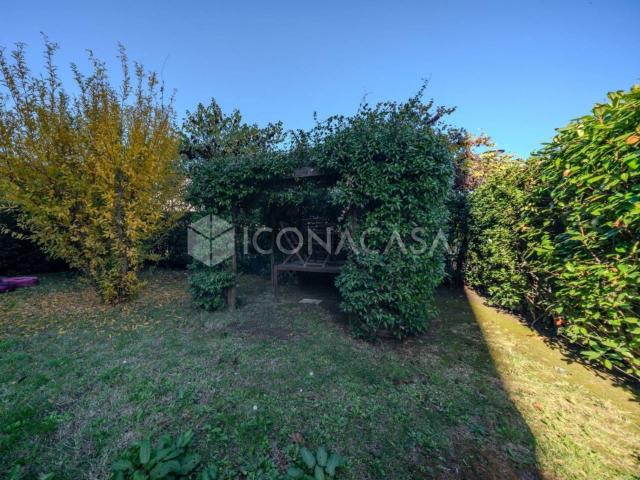 Appartamento in vendita di 102 m² in Via Dei Canonici Renani