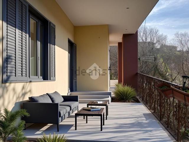 Appartamento in vendita di 102 m² in Via dei Garofani, 46