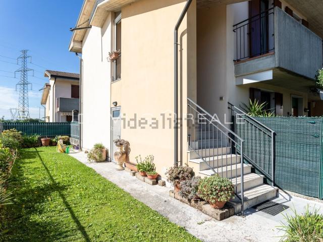 Appartamento in vendita di 102 m² in Via del Lavoro, 73