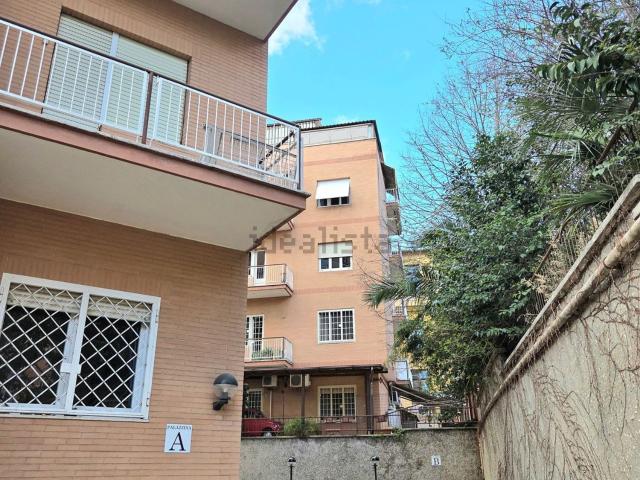Appartamento in vendita di 102 m² in Via della Pisana, 66