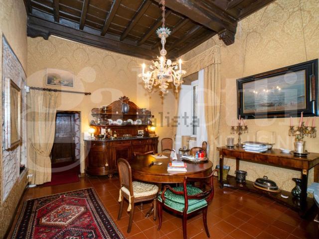 Appartamento in vendita di 102 m² in Via di Parione, 17