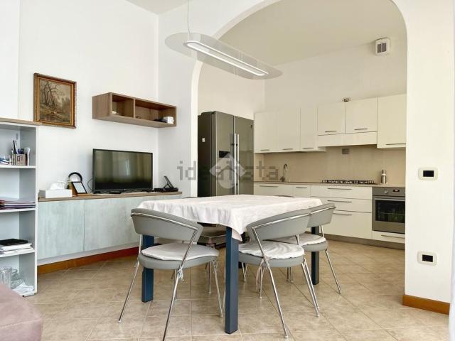 Appartamento in vendita di 102 m² in Via E. Velo, 25