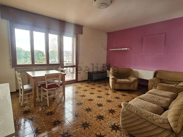 Appartamento in vendita di 102 m² in Via Enrico Azzi