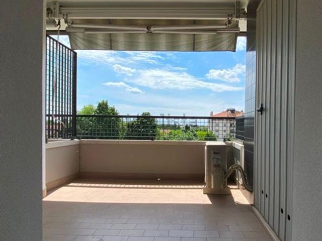 Appartamento in vendita di 102 m² in Via Famiglia Alberghetti, 4