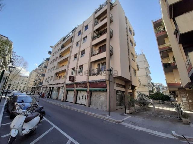 Appartamento in vendita di 102 m² in Via Firenze, 13