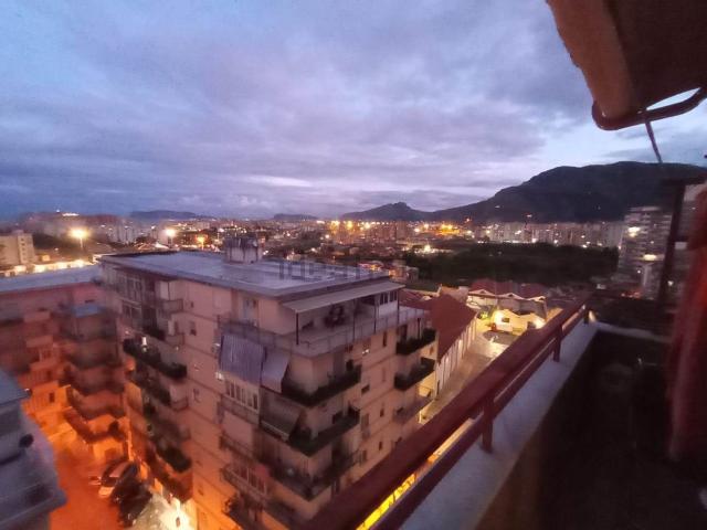 Appartamento in vendita di 102 m² in Via Francesco Palumbo Minà, 7
