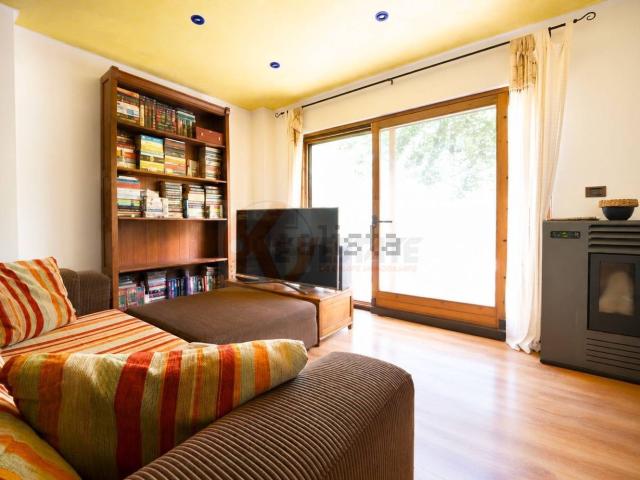 Appartamento in vendita di 102 m² in Via Fratelli Kennedy, 125