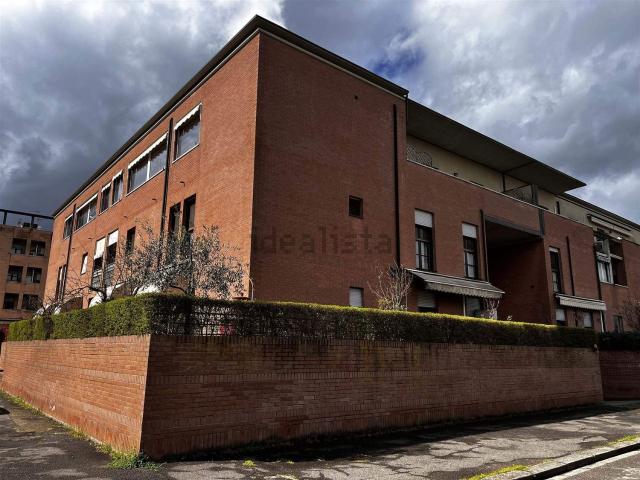 Appartamento in vendita di 102 m² in Via Fratelli Rosselli, 1