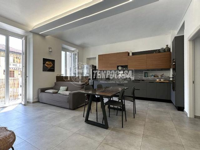Appartamento in vendita di 102 m² in Via Luigi Capriolo, 19