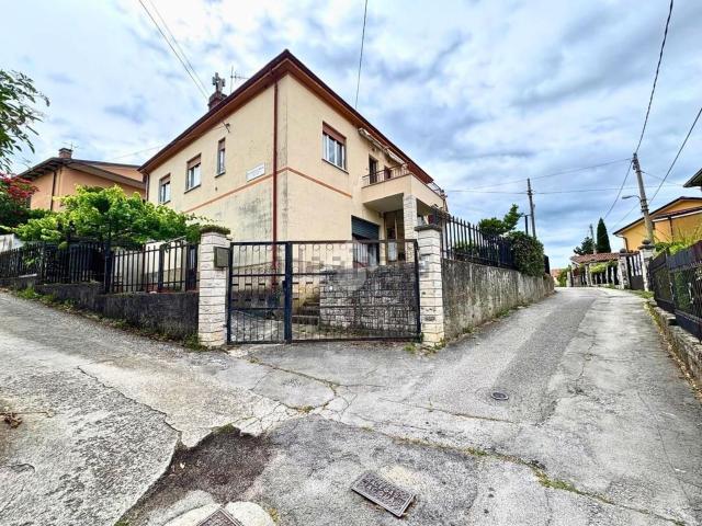 Appartamento in vendita di 102 m² in Via Matteo Giulio Bartoli