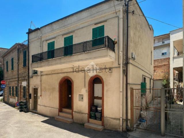 Appartamento in vendita di 102 m² in Via Macallè, 3