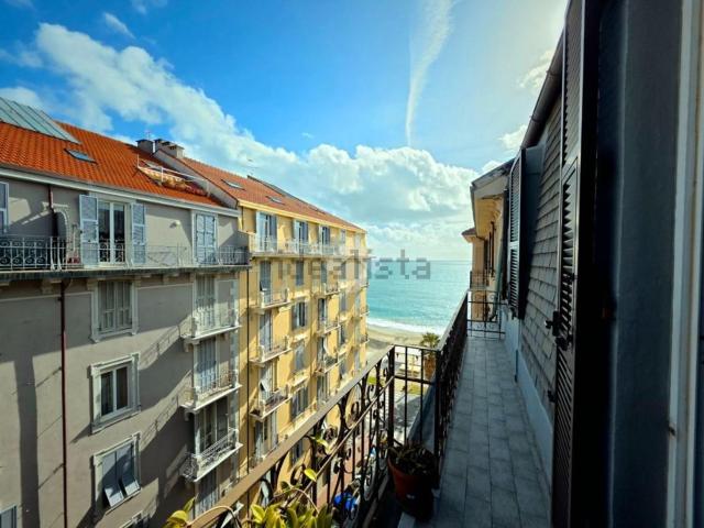 Appartamento in vendita di 102 m² in Via Niccolò Paganini, 3