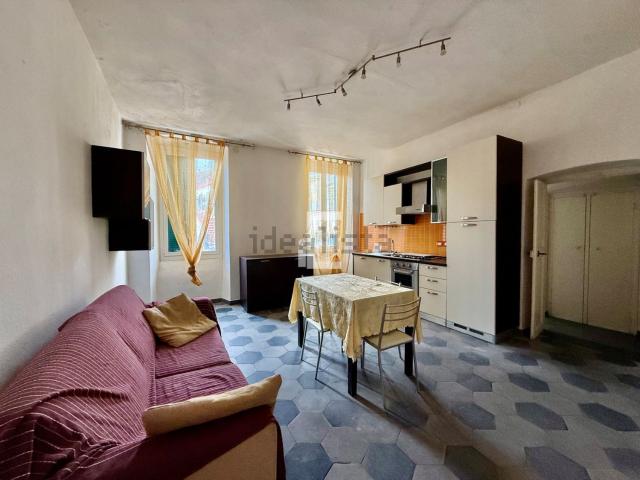 Appartamento in vendita di 102 m² in Via Nicolò Ardizzoni, 15