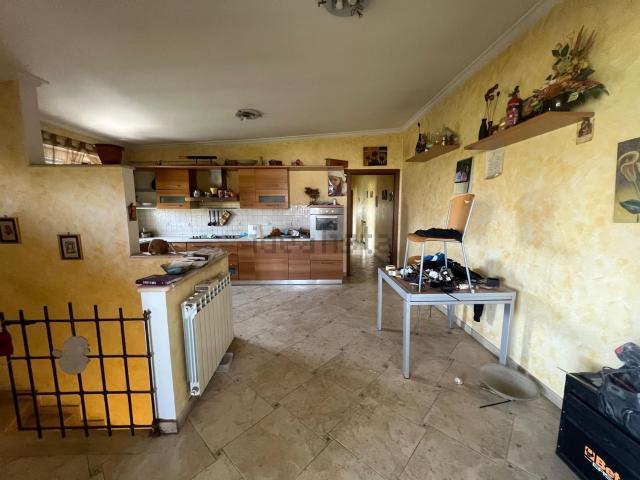 Appartamento in vendita di 102 m² in Via Santa Croce Camerina, 67