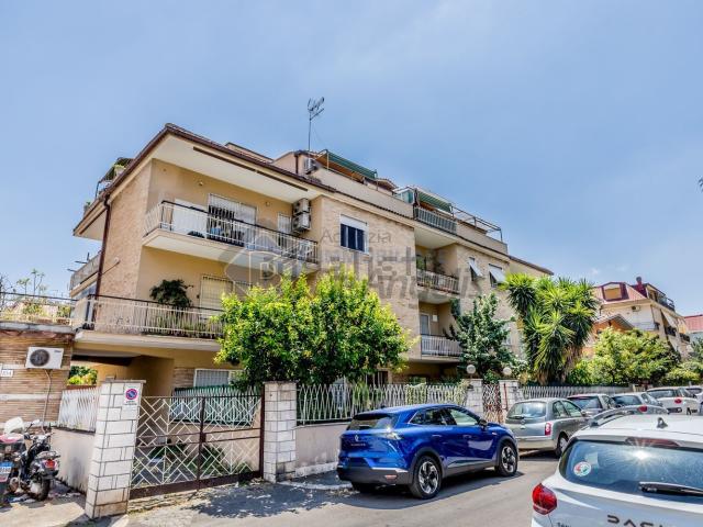 Appartamento in vendita di 102 m² in Via Squillace, 100