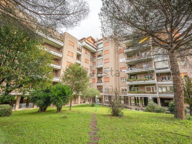 Appartamento in vendita di 102 m² in Via Pasquale II