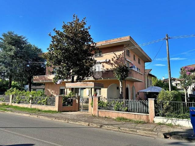 Appartamento in vendita di 102 m² in Via Roma