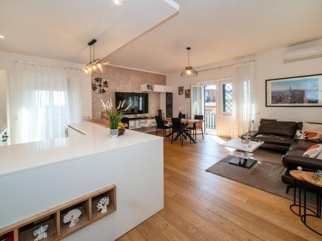 Appartamento in vendita di 102 m² in Via Rescaldina
