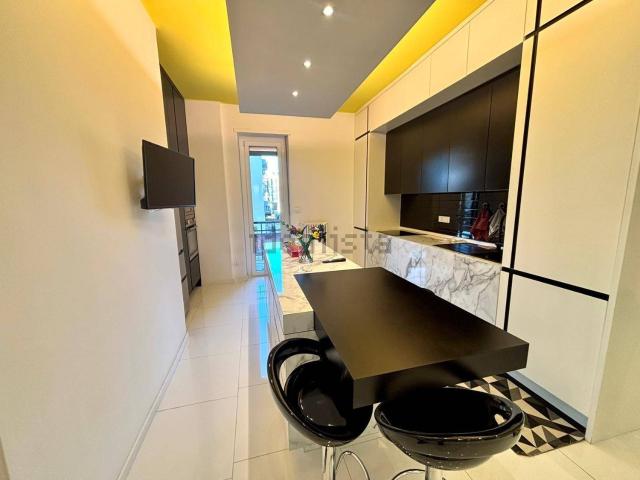 Appartamento in vendita di 102 m² in Via Tortona, 84