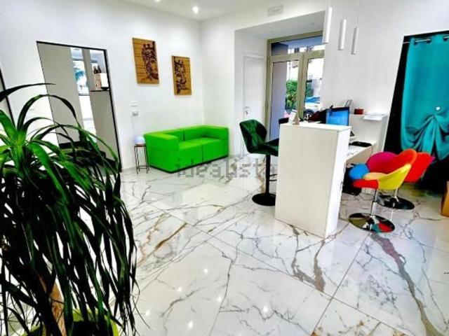 Appartamento in vendita di 102 m² in Via Tenente Siro Brigiano