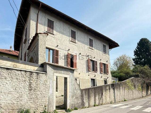 Appartamento in vendita di 102 m² in Via Trento, 6