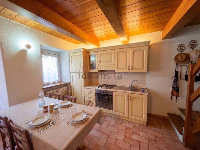 Appartamento in vendita di 102 m² in Via Trieste, 2