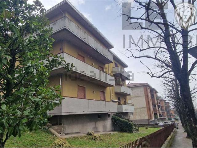 Appartamento in vendita di 102 m² in Via U. Foscolo, 140