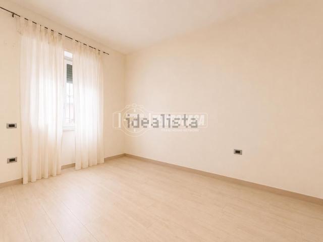 Appartamento in vendita di 102 m² in Via Ugo Foscolo