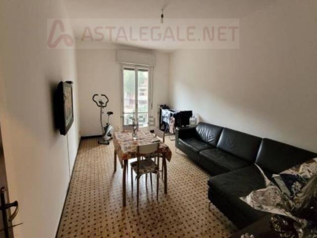 Appartamento in vendita di 102 m² in Via Ugo Foscolo