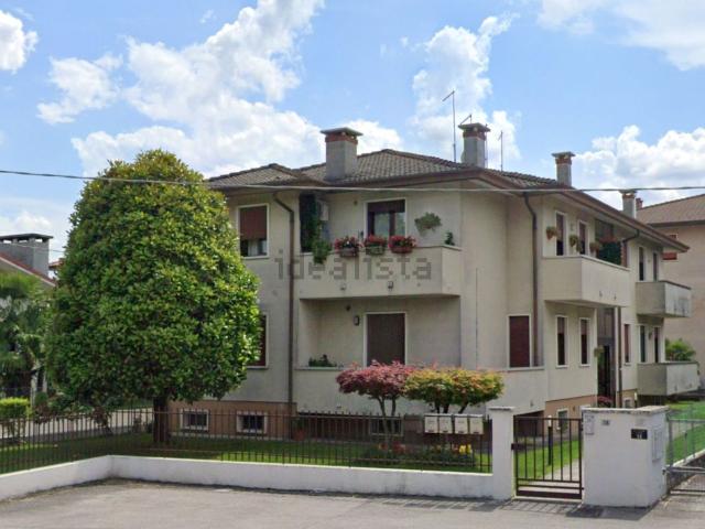 Appartamento in vendita di 102 m² in Via V. Alfieri